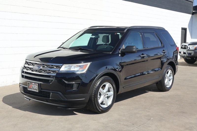 Ford Explorer Vehicle Full-screen Gallery Image 13