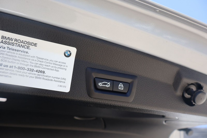 BMW 430i Gran Coupe Vehicle Full-screen Gallery Image 09