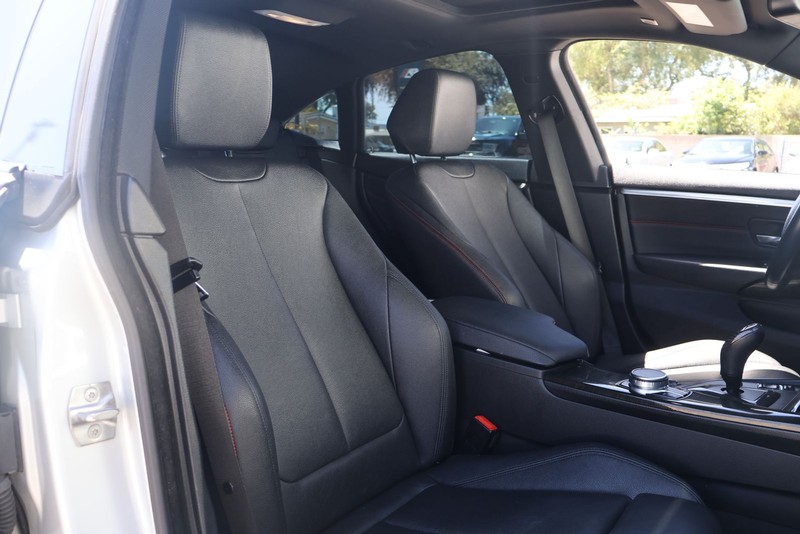 BMW 430i Gran Coupe Vehicle Full-screen Gallery Image 20