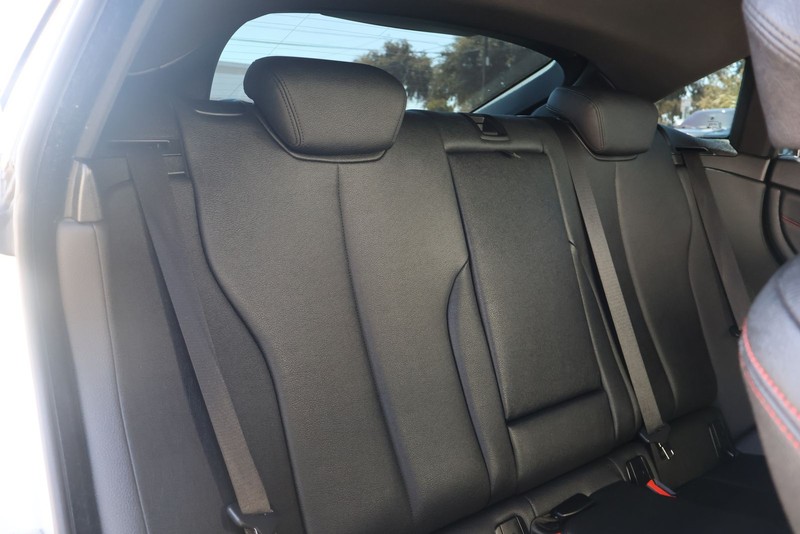 BMW 430i Gran Coupe Vehicle Full-screen Gallery Image 21
