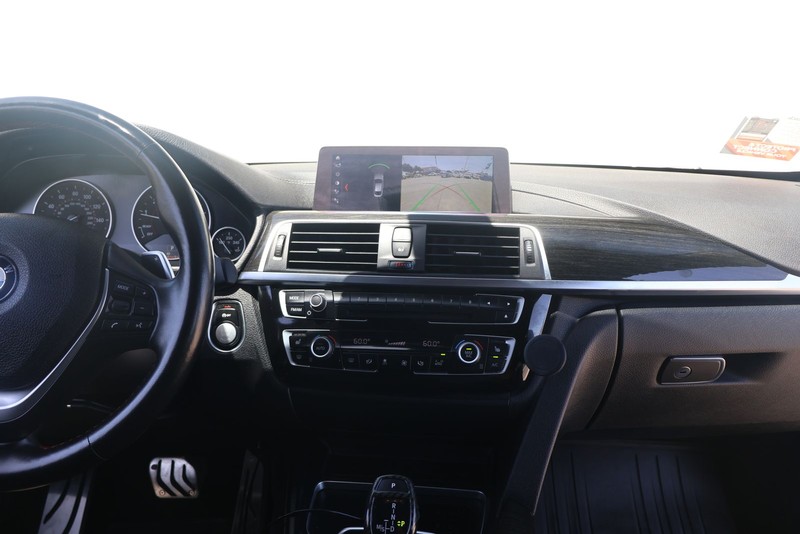 BMW 430i Gran Coupe Vehicle Full-screen Gallery Image 27