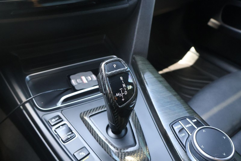 BMW 430i Gran Coupe Vehicle Full-screen Gallery Image 30