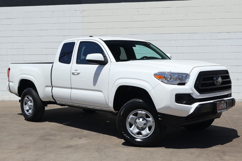 Toyota Tacoma 4WD Vehicle Full-screen Gallery Image 02