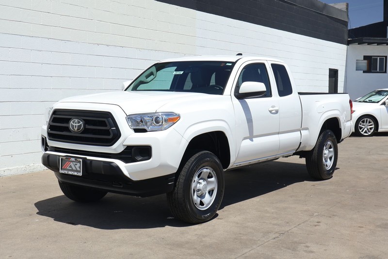 Toyota Tacoma 4WD Vehicle Full-screen Gallery Image 11