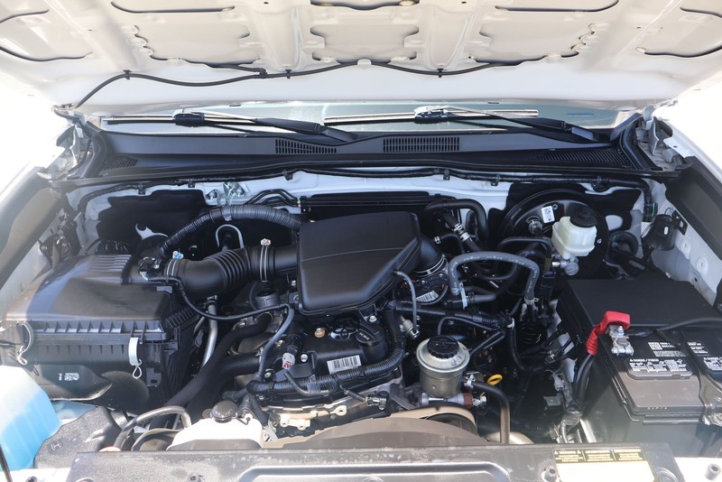 Toyota Tacoma 4WD Vehicle Full-screen Gallery Image 12