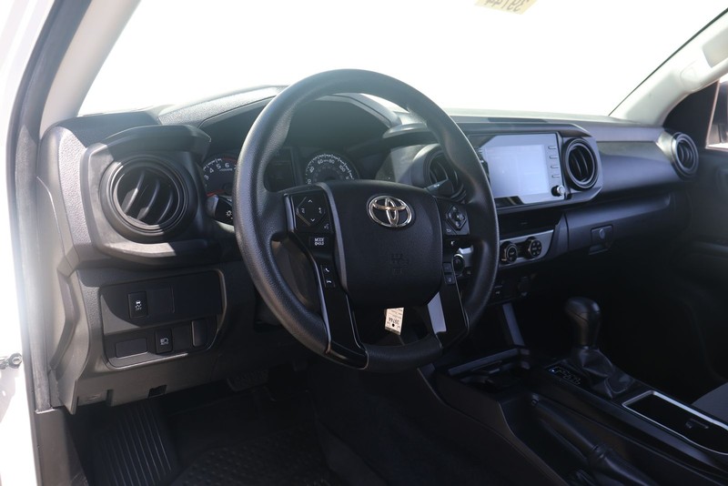 Toyota Tacoma 4WD Vehicle Full-screen Gallery Image 15