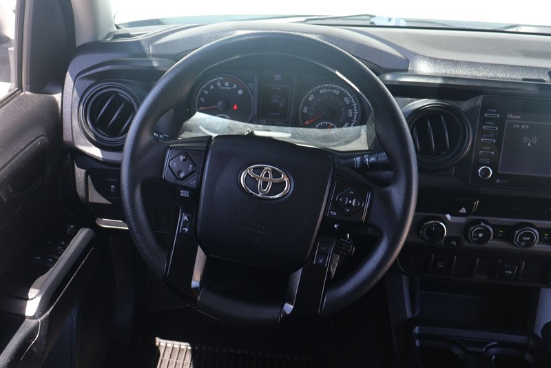 Toyota Tacoma 4WD Vehicle Full-screen Gallery Image 23