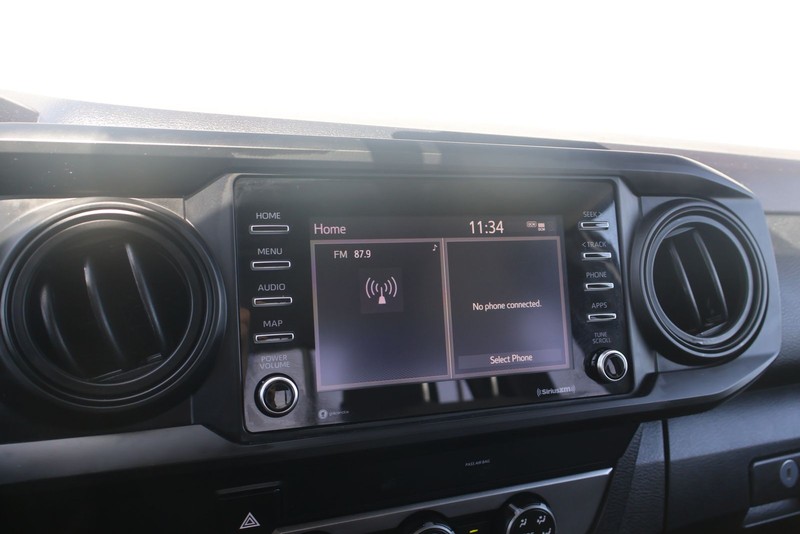 Toyota Tacoma 4WD Vehicle Full-screen Gallery Image 27