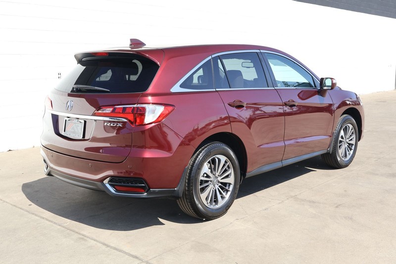 Acura RDX Vehicle Full-screen Gallery Image 05