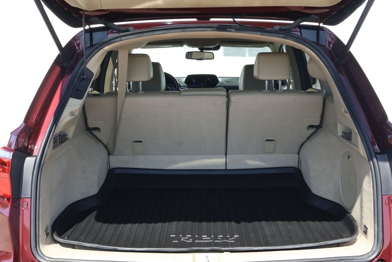 Acura RDX Vehicle Full-screen Gallery Image 09