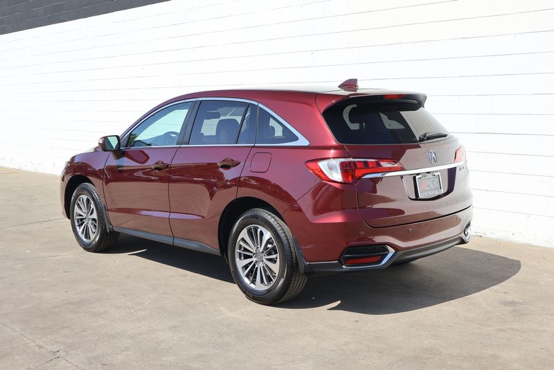 Acura RDX Vehicle Full-screen Gallery Image 11