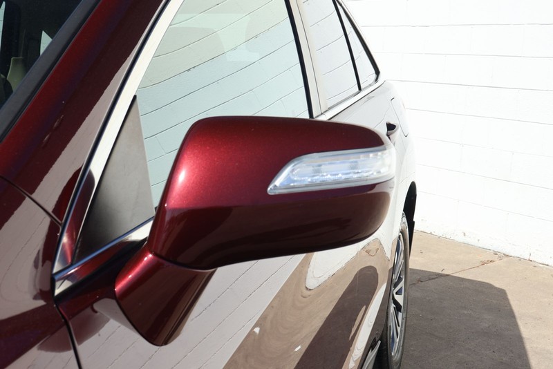 Acura RDX Vehicle Full-screen Gallery Image 15