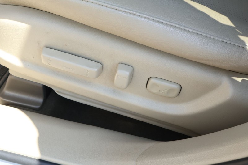 Acura RDX Vehicle Full-screen Gallery Image 23