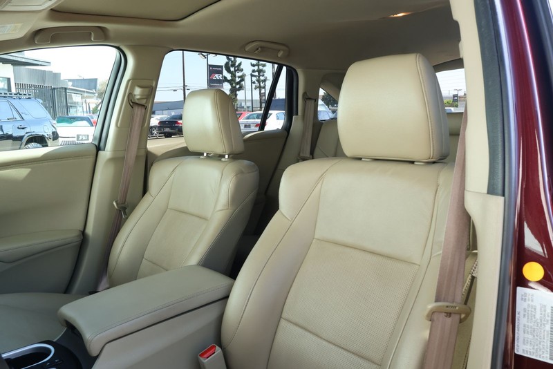 Acura RDX Vehicle Full-screen Gallery Image 24
