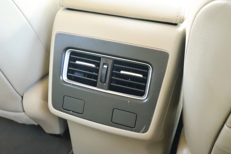 Acura RDX Vehicle Full-screen Gallery Image 30