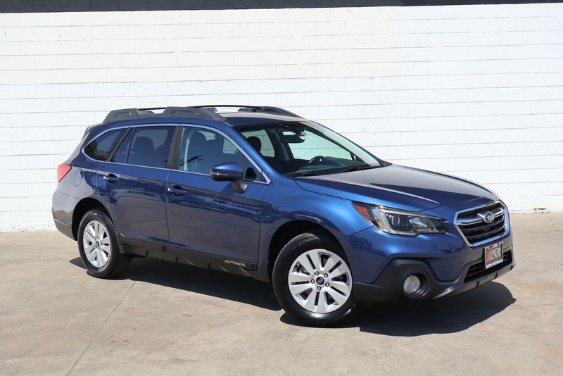 Subaru Outback Vehicle Full-screen Gallery Image 01