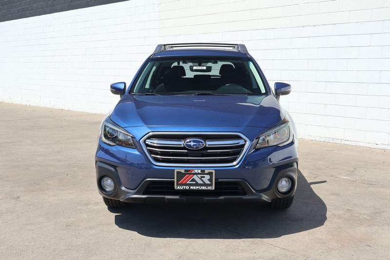 Subaru Outback Vehicle Full-screen Gallery Image 02
