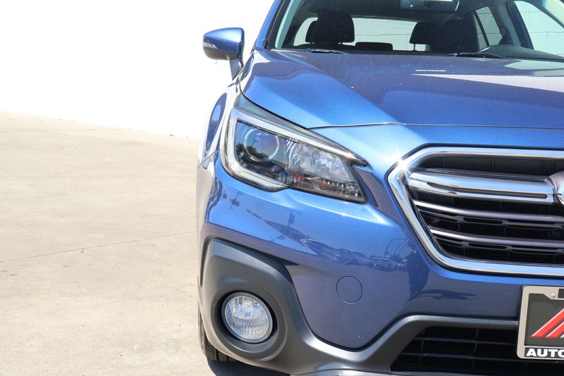 Subaru Outback Vehicle Full-screen Gallery Image 03