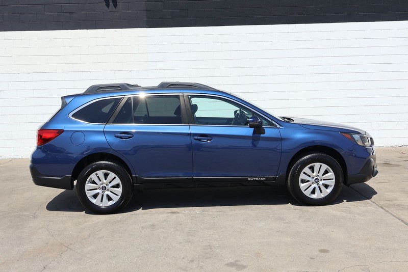 Subaru Outback Vehicle Full-screen Gallery Image 04