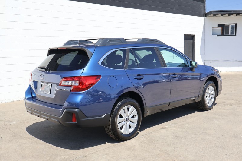 Subaru Outback Vehicle Full-screen Gallery Image 05