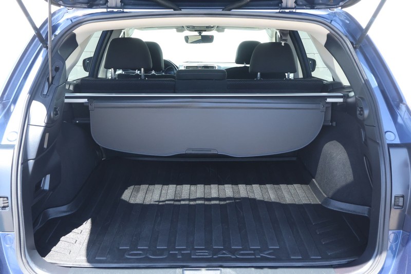 Subaru Outback Vehicle Full-screen Gallery Image 09