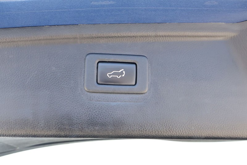 Subaru Outback Vehicle Full-screen Gallery Image 10