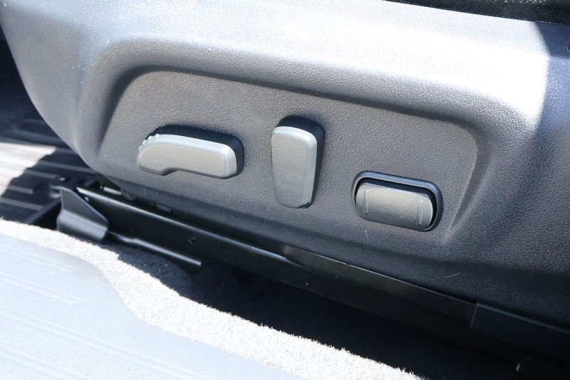 Subaru Outback Vehicle Full-screen Gallery Image 21