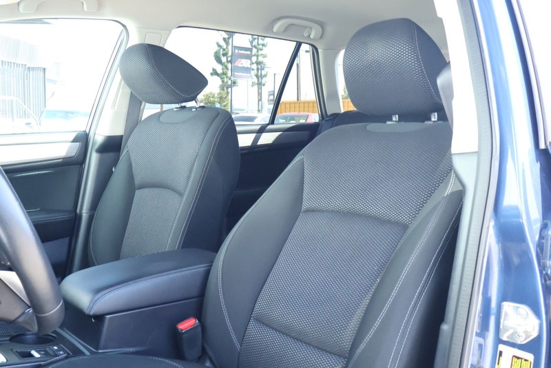 Subaru Outback Vehicle Full-screen Gallery Image 22