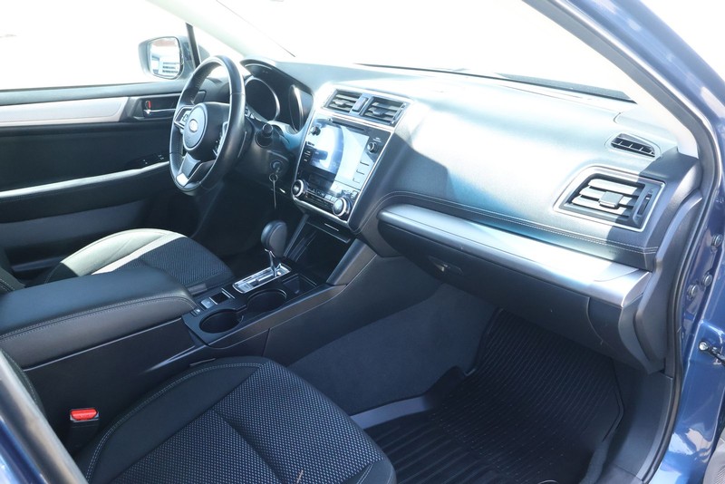 Subaru Outback Vehicle Full-screen Gallery Image 24