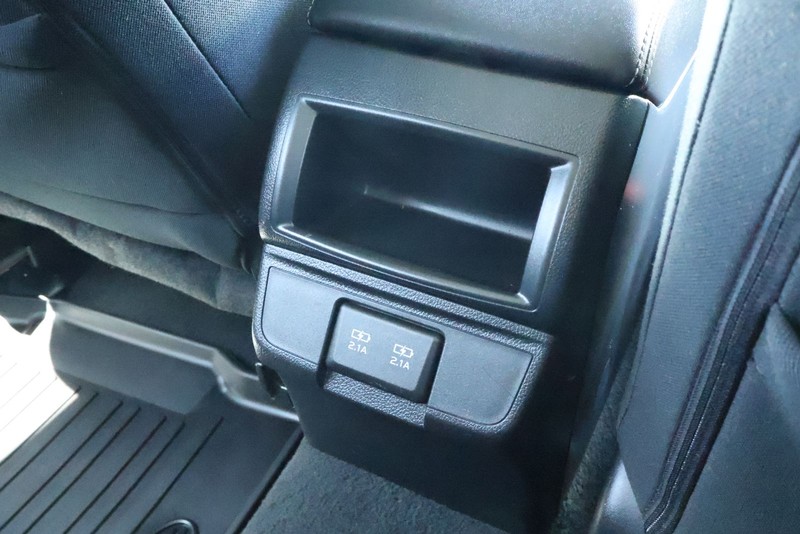 Subaru Outback Vehicle Full-screen Gallery Image 27