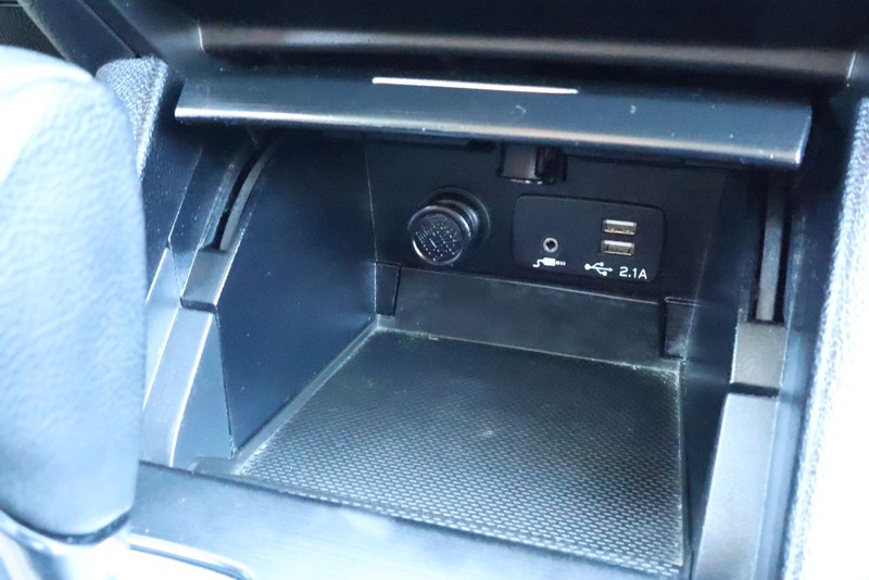 Subaru Outback Vehicle Full-screen Gallery Image 33