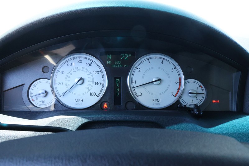 Chrysler 300 Vehicle Full-screen Gallery Image 26