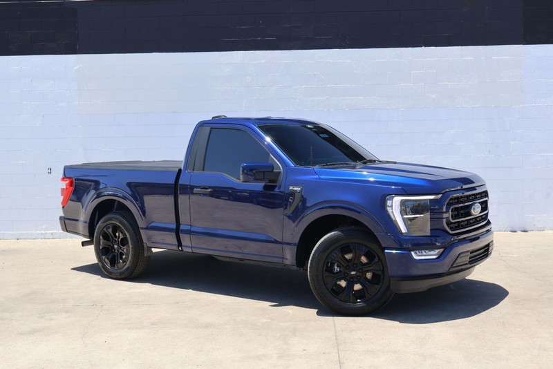 Ford F-150 Vehicle Full-screen Gallery Image 01