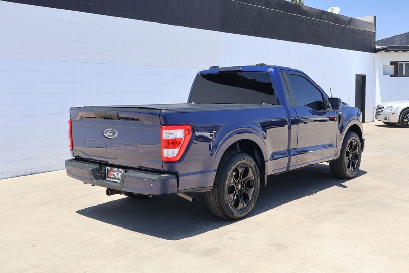 Ford F-150 Vehicle Full-screen Gallery Image 05