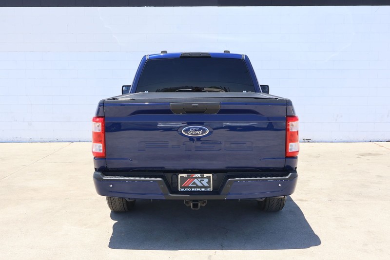 Ford F-150 Vehicle Full-screen Gallery Image 06