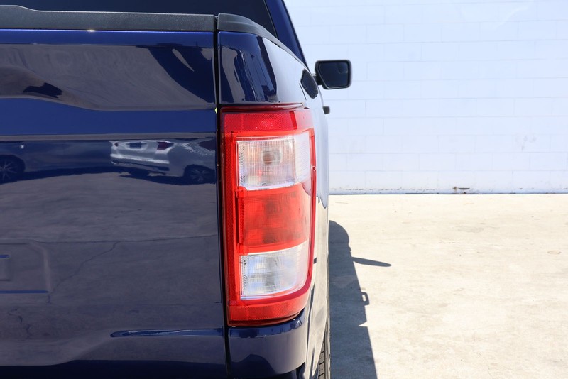Ford F-150 Vehicle Full-screen Gallery Image 07