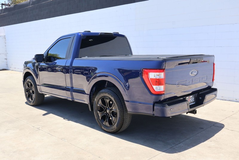 Ford F-150 Vehicle Full-screen Gallery Image 12
