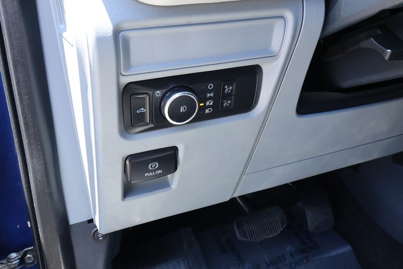Ford F-150 Vehicle Full-screen Gallery Image 19