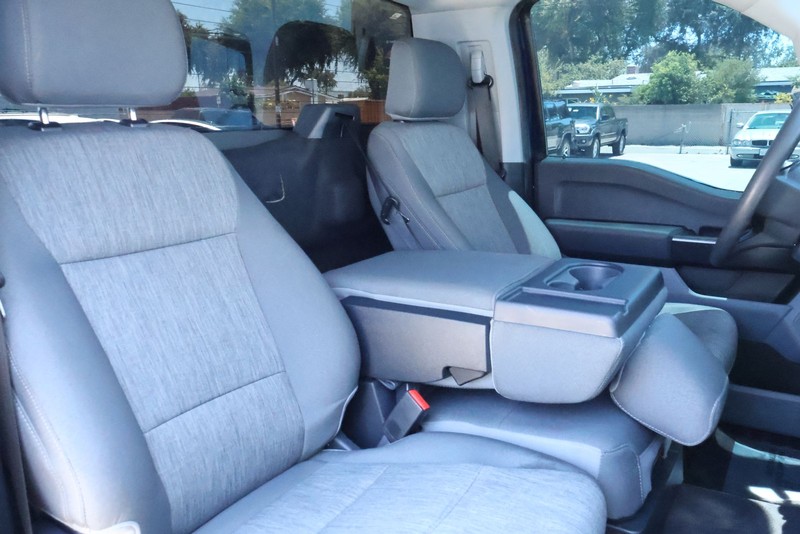 Ford F-150 Vehicle Full-screen Gallery Image 24
