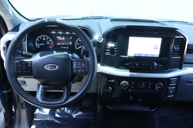 Ford F-150 Vehicle Full-screen Gallery Image 25