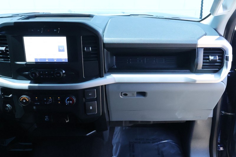 Ford F-150 Vehicle Full-screen Gallery Image 26