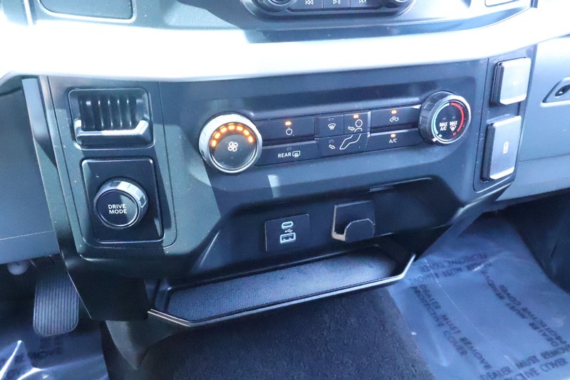 Ford F-150 Vehicle Full-screen Gallery Image 30