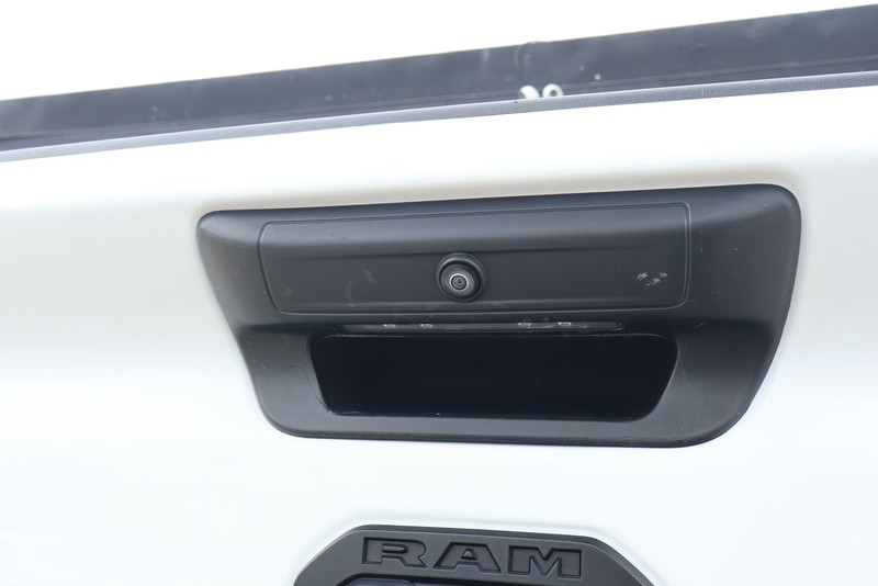 Ram 1500 Vehicle Full-screen Gallery Image 08