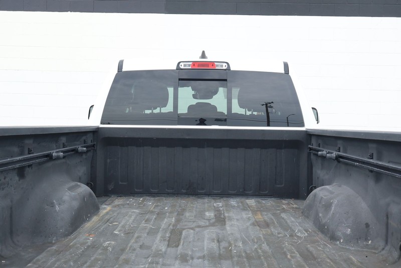 Ram 1500 Vehicle Full-screen Gallery Image 09