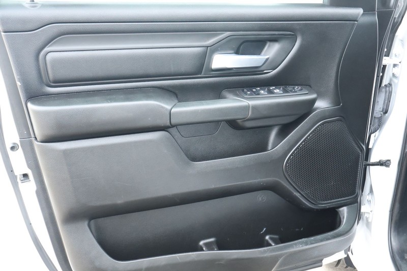 Ram 1500 Vehicle Full-screen Gallery Image 17