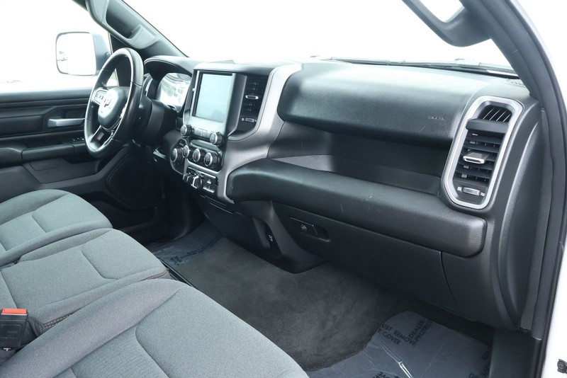 Ram 1500 Vehicle Full-screen Gallery Image 21