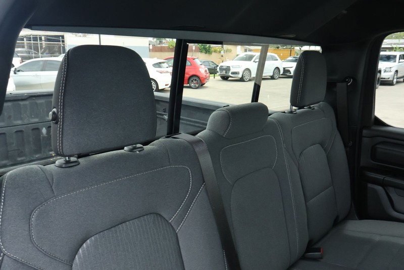 Ram 1500 Vehicle Full-screen Gallery Image 23