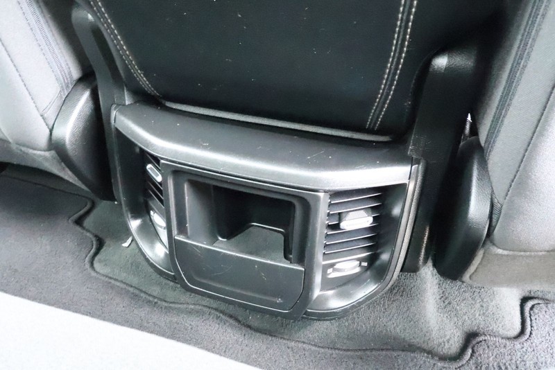 Ram 1500 Vehicle Full-screen Gallery Image 24