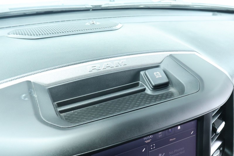 Ram 1500 Vehicle Full-screen Gallery Image 30