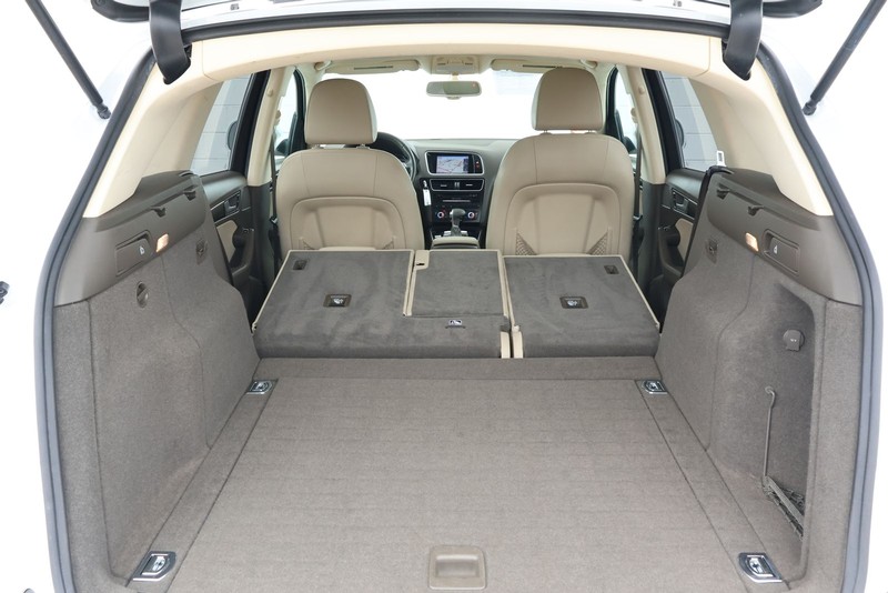 Audi Q5 Vehicle Full-screen Gallery Image 10